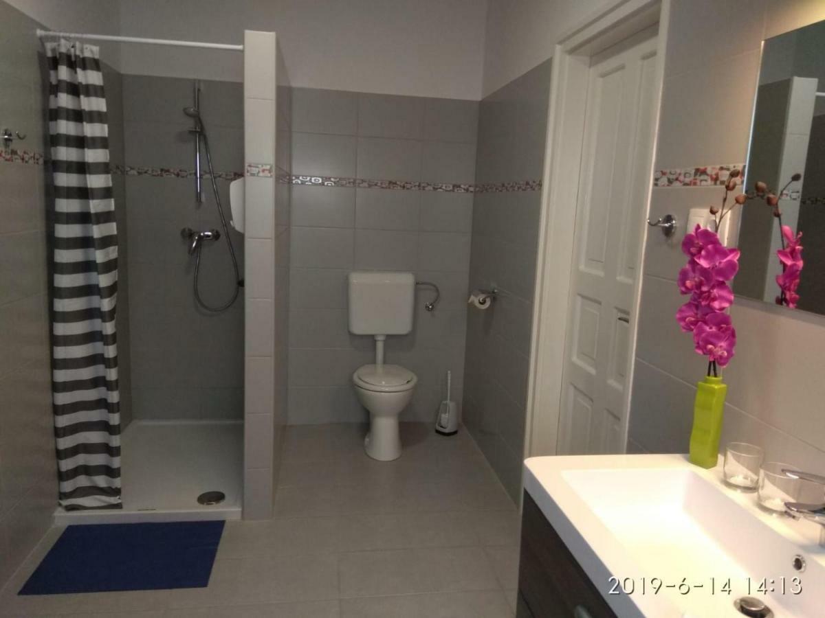 쇼프론 Fueredi Haz Apartman 아파트 외부 사진